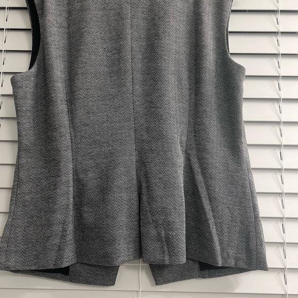 Sunday in Brooklyn- ANTHROPOLOGIE BRAND-VEST P2P 22’ - Picture 3 of 4